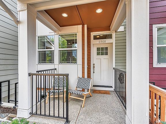 Super cute front porch