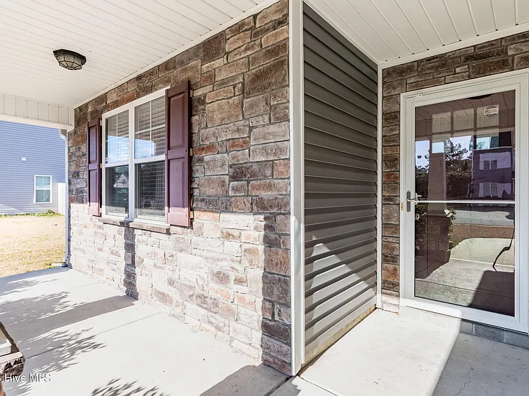 706 Ashley Meadow Ln — Photo 3