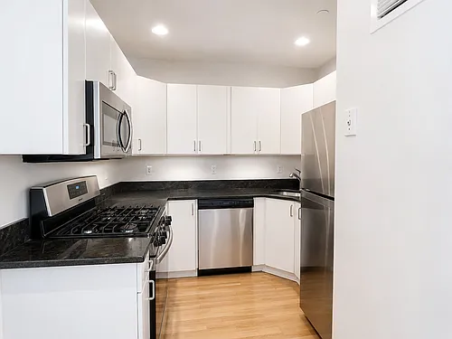 389 W Broadway #1 Photo 1