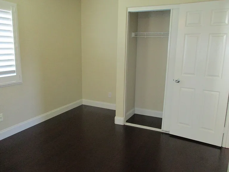 1411 Livingston St — Photo 11