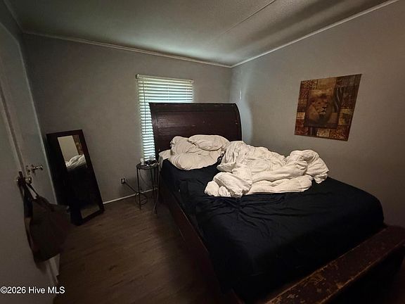 4th image of 1085 Wells Road
