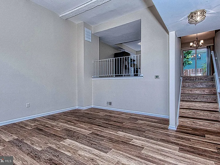 8467 Ivy Glen Ct — Photo 5