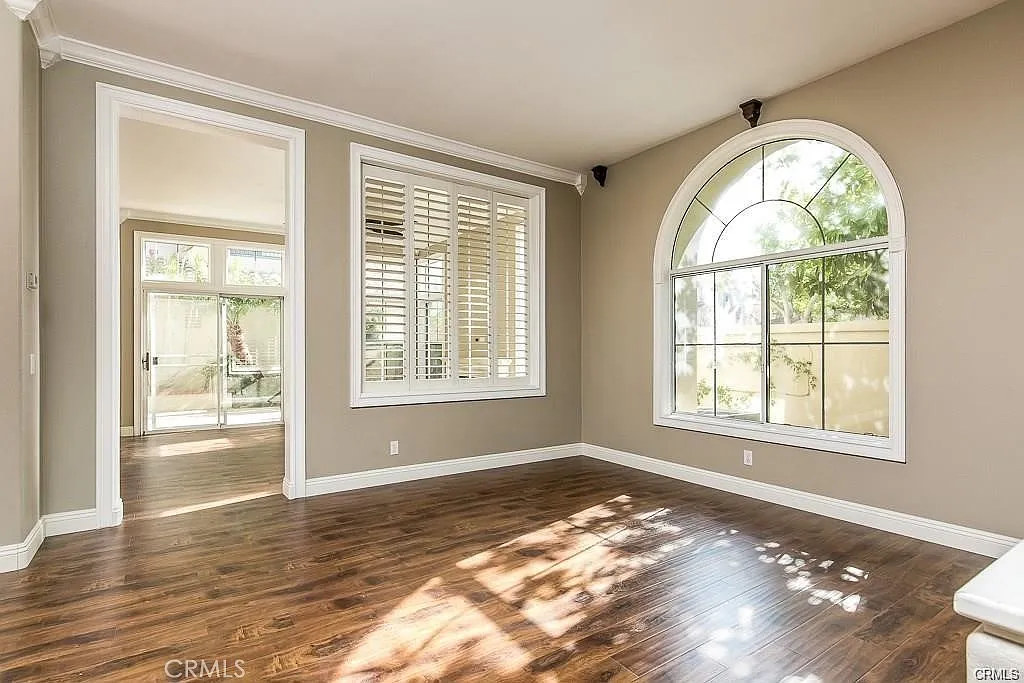 4 bed, 2.5 bath, 2117 sqft, $4,950 — Photo 4