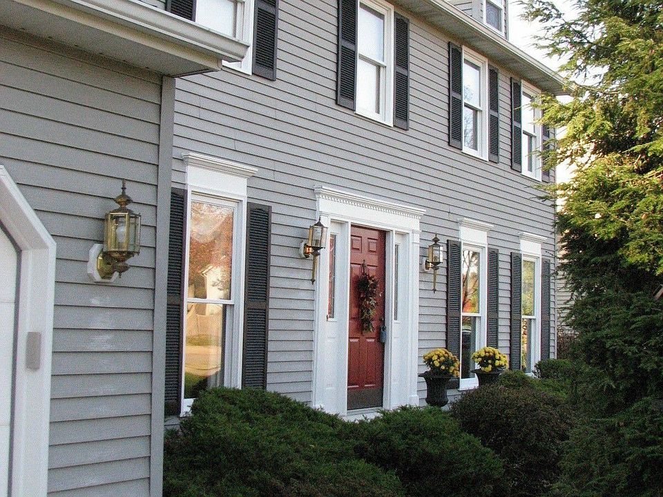 Front of House Closeup