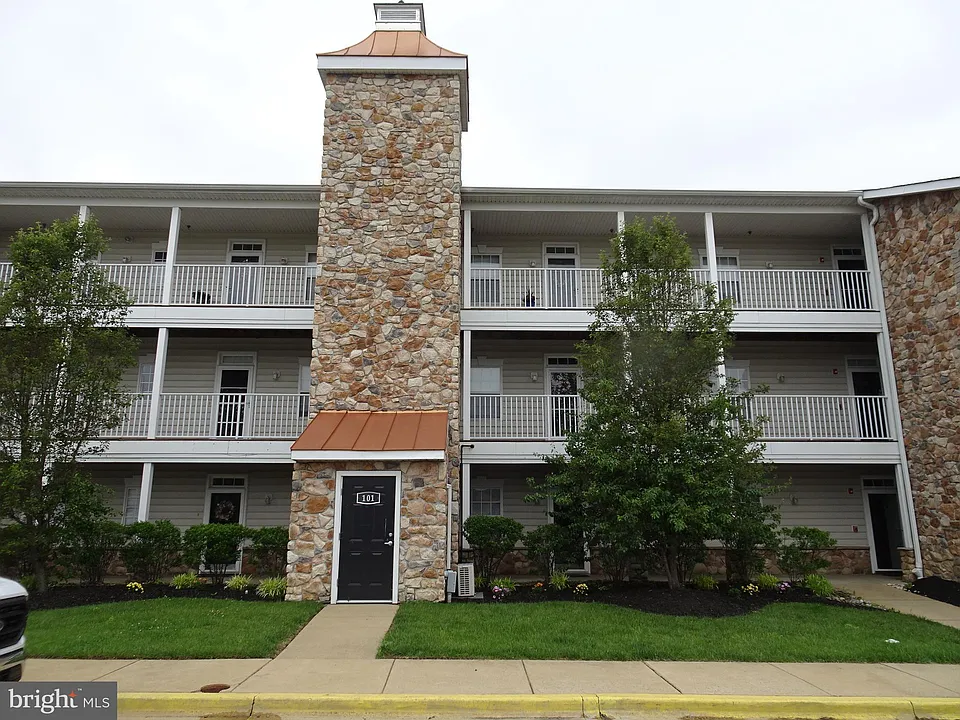 101 Colonial Downs Ct #1102