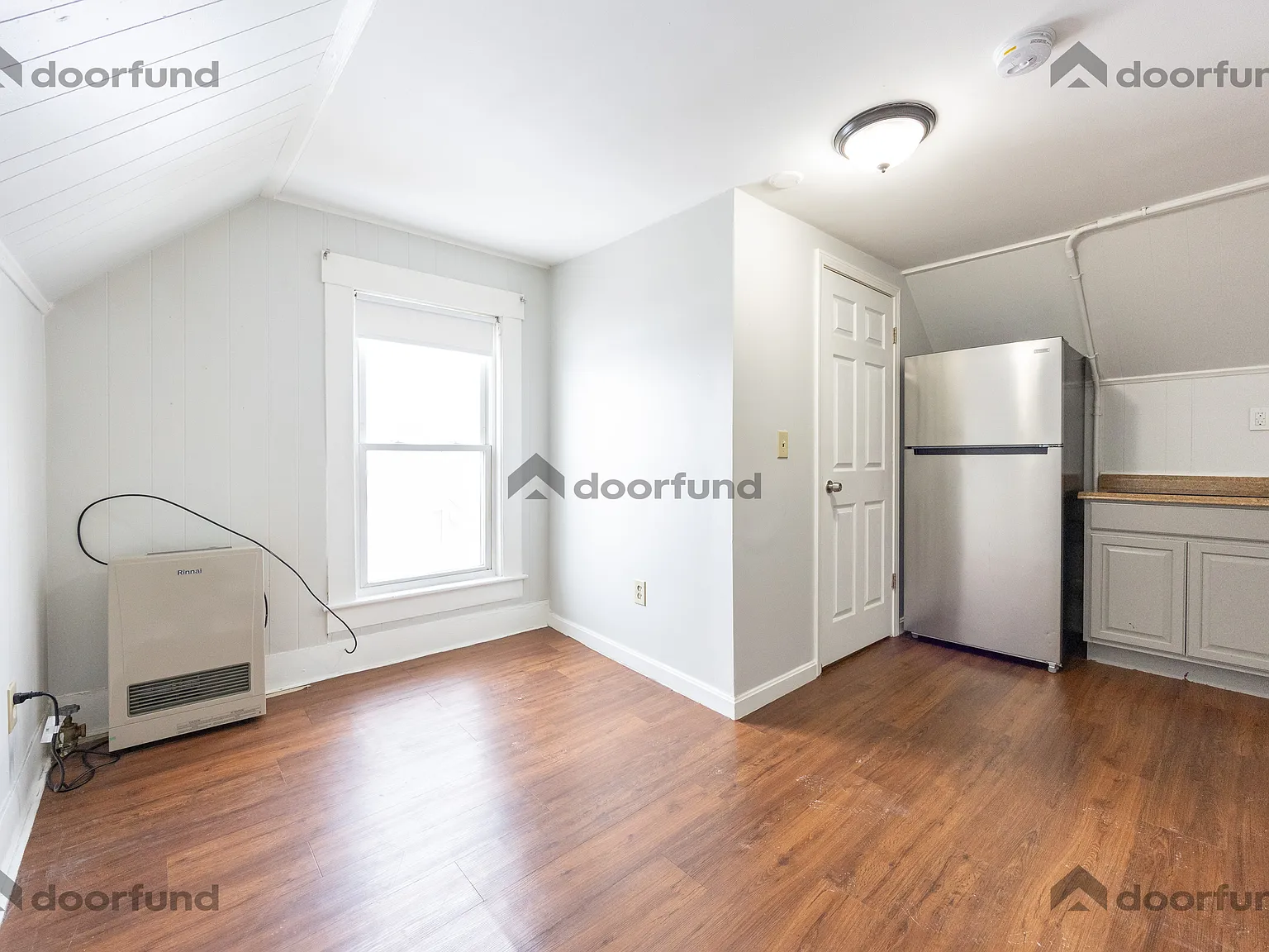 Studio, 250 sqft, $1,150 — Photo 2