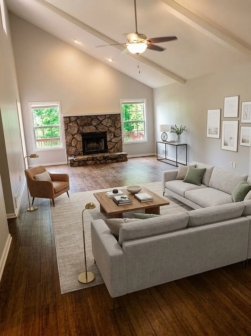 Home with Basement Apartment in Newnan, GA — Photo 4