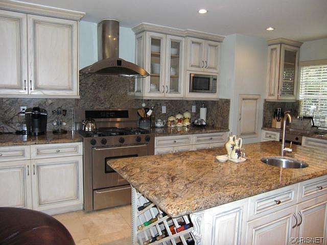 1st image of 18135 Burbank Blvd Unit 4