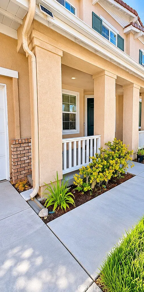 4 bed, 2406 sqft, $4,500 — Photo 2