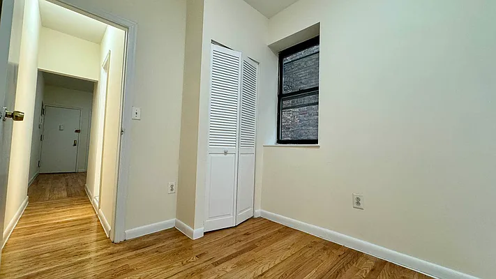 Rented by HOLTON REAL ESTATE INC. | media 6