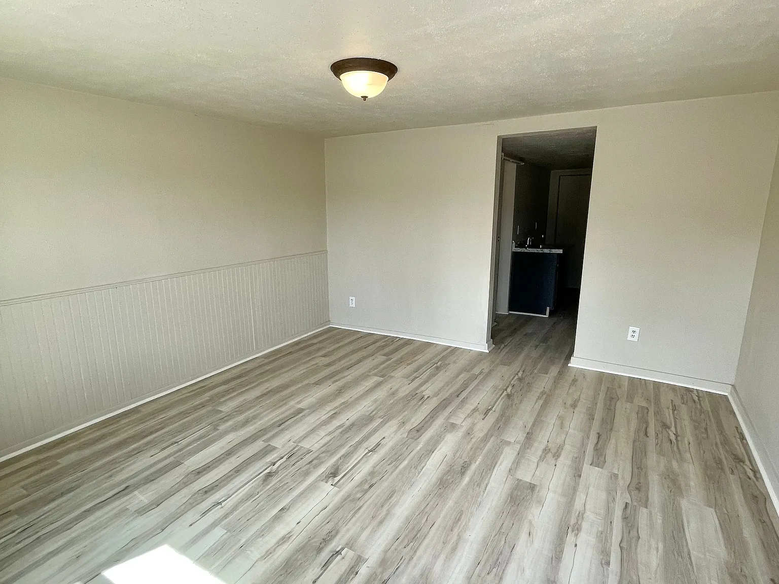 Studio, 1.0 bath, 450 sqft, $675 — Photo 1