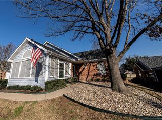 2225 Field Ln, Bedford, TX 76021