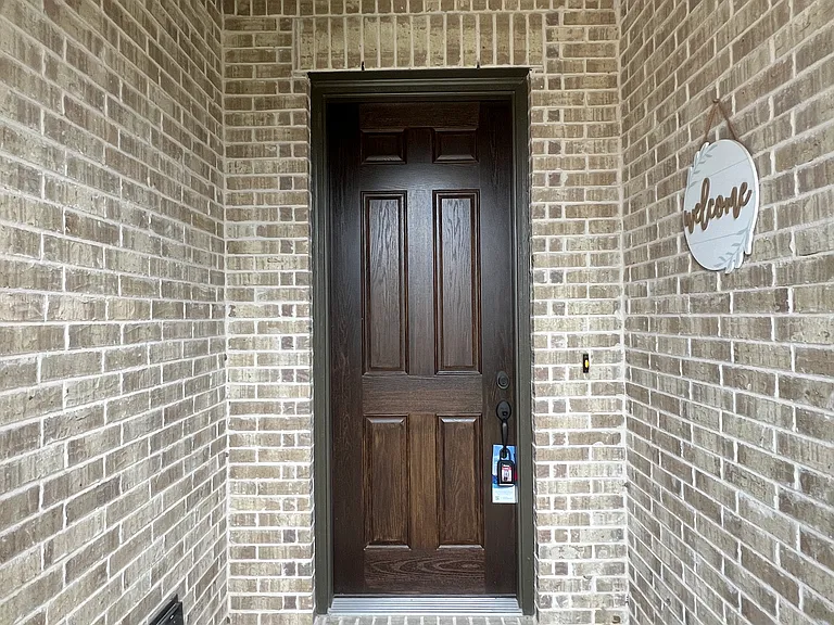 8137 Maybury — Photo 2