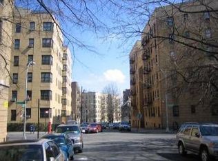 232 E 201st St, Bronx, NY 10458