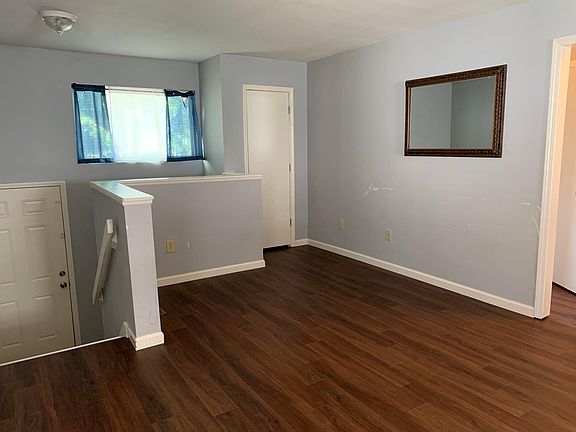 4th image of 800 NE Banner Dr APT B