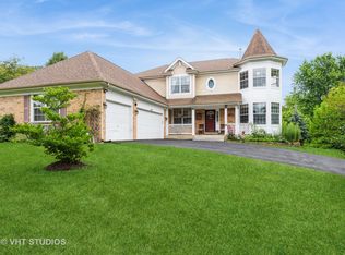 6191 Oakmont Ln, Gurnee, IL 60031