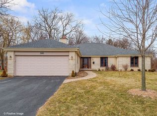 305 Browning Ct, Wheaton, IL 60189