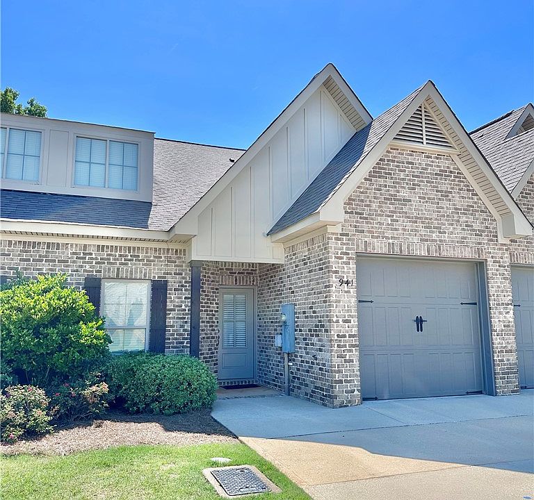 1st image of 941 Pembroke Pl