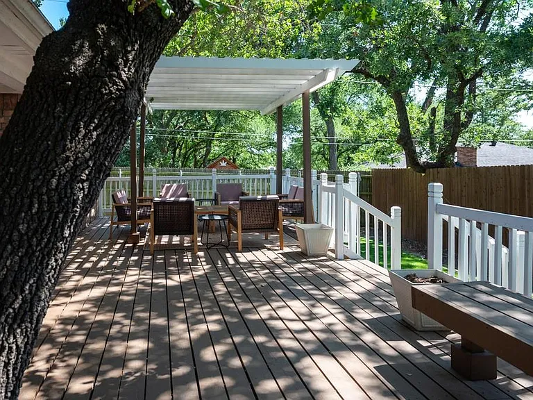 2237 Norwood Dr — Photo 37