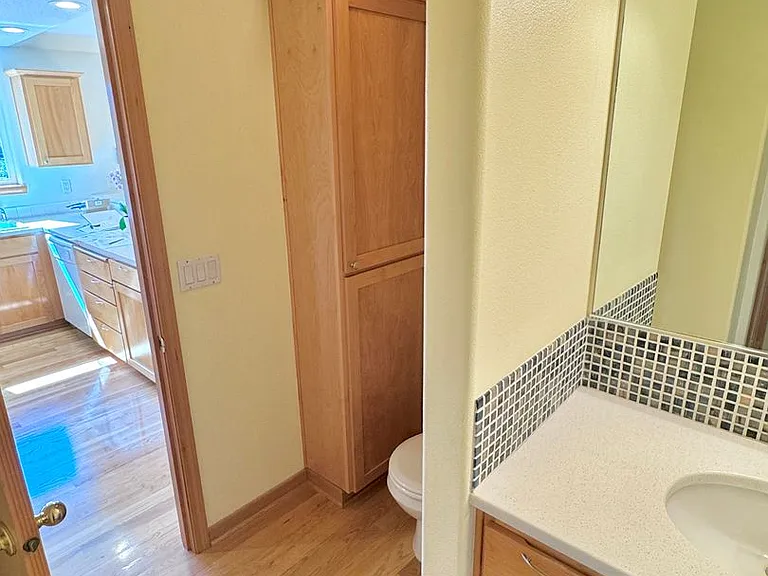 8702 NE Glisan St — Photo 14