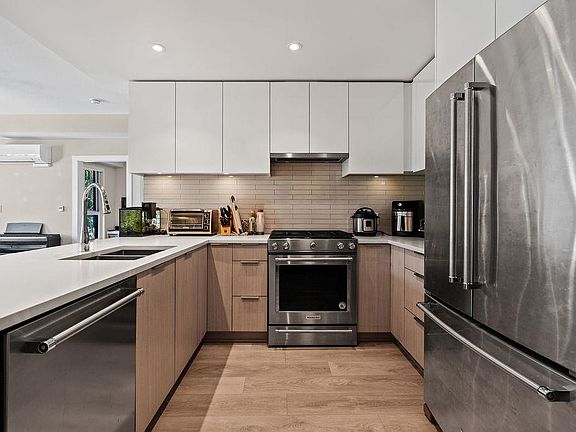 4th image of 8508 Rivergrass Dr #409