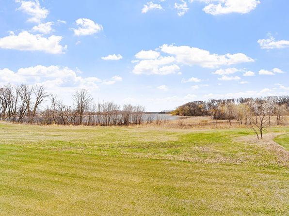 622 Shoreview Ln, Nya, MN 55397