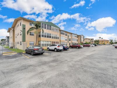 110 Royal Palm Road #211, Hialeah Gardens, FL, 33016