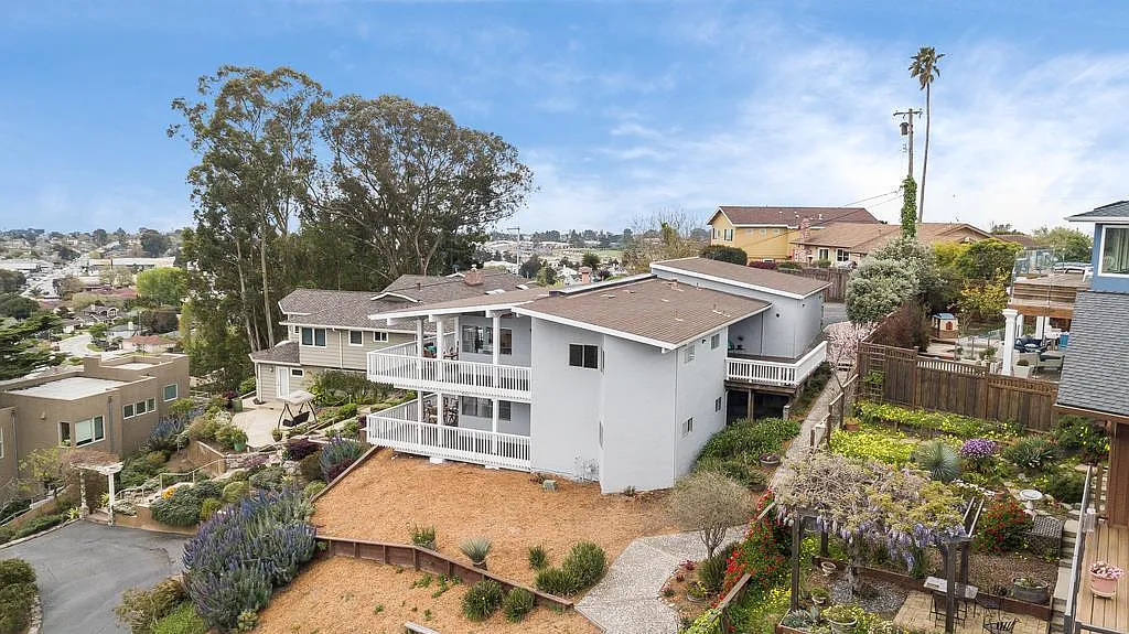433 Miramar Dr photo 1
