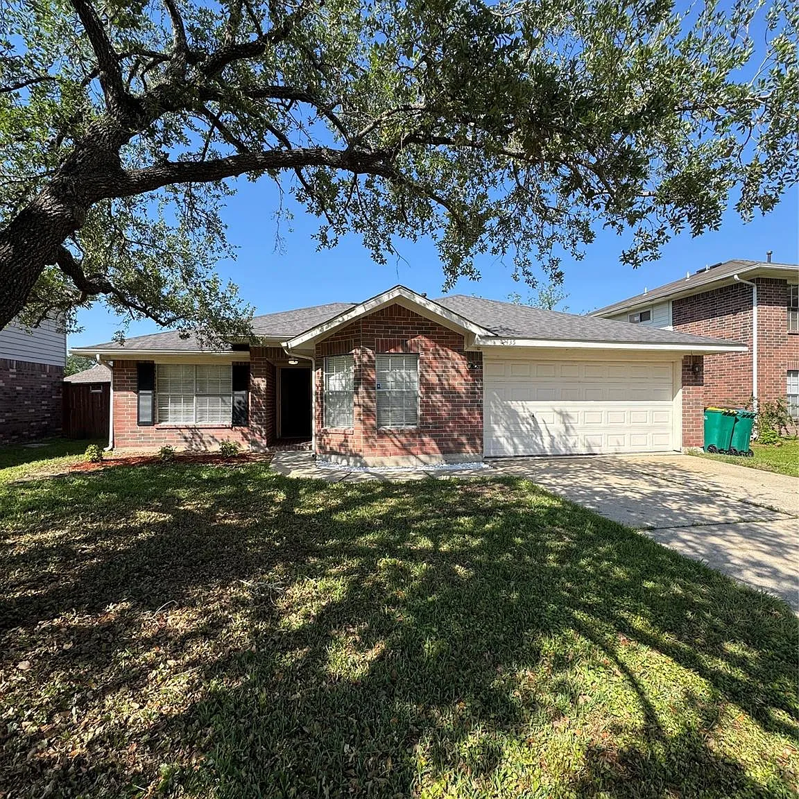 3 bed, 2.0 bath, 1494 sqft, $2,000 — Photo 3