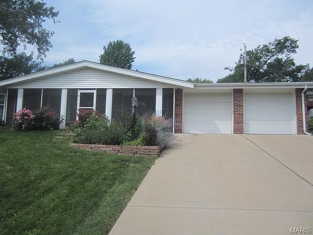 1st image of 169 Forest Brook Ln