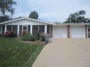 169 Forest Brook Ln, Saint Louis, MO 63146