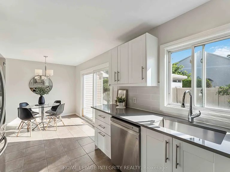 7 Windhurst Dr — Photo 9