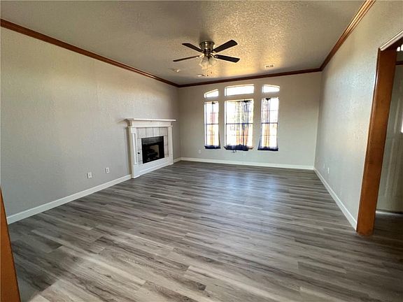 2nd image of 818 W Dowden Dr