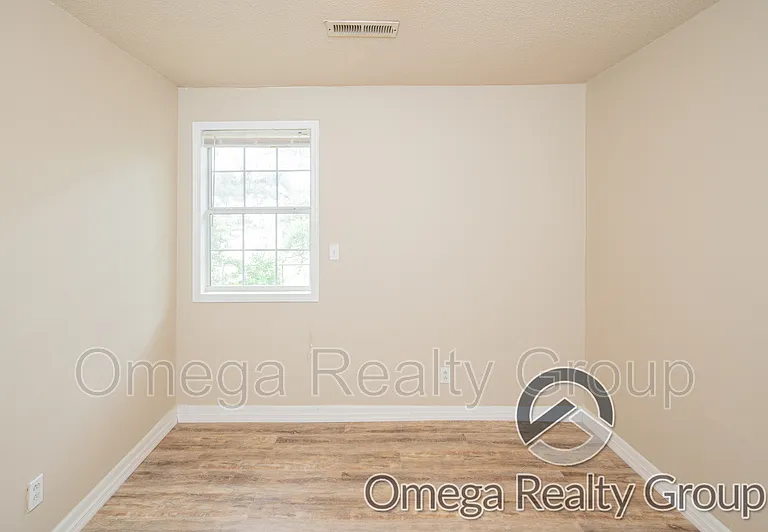 The Cove Apartments — Photo 35
