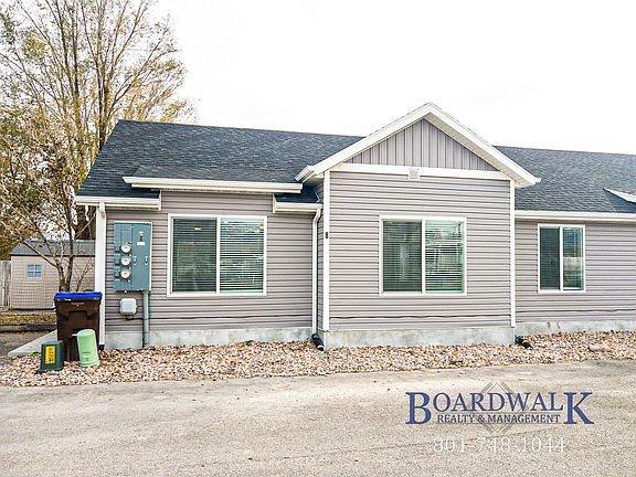 3rd image of 328 E Main St #8