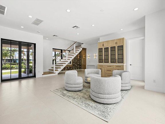 5th image of 8 LEEWARD Circle