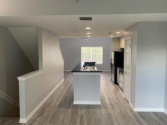 4th image of 9705 Meadow Field Cir