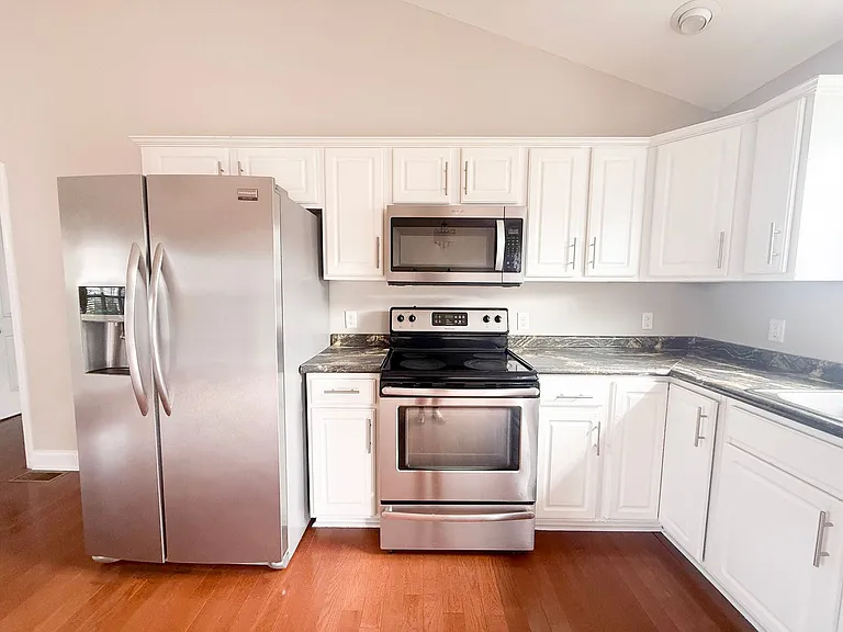 2206 Mulligan Ct — Photo 6
