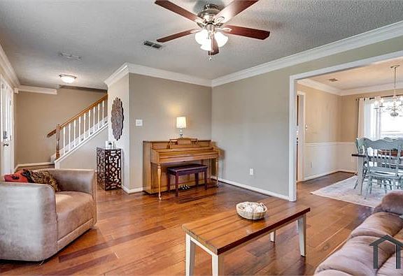 2nd image of 2600 Crepe Myrtle Dr