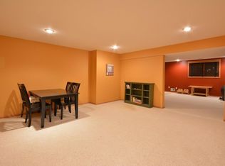 1106 NE Lake View Ct, Ankeny, IA 50021