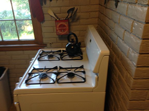4th image of 180 Saint Marys St