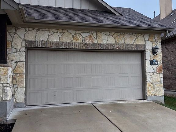 2nd image of 509 Fair Oaks Dr