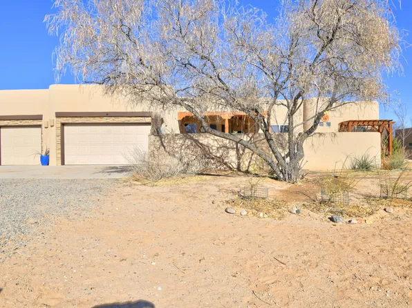 5713 Rio Oso Rd NE, Rio Rancho, NM 87144