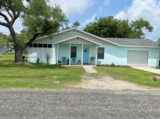 173 Saint Charles Loop E, Rockport, TX 78382
