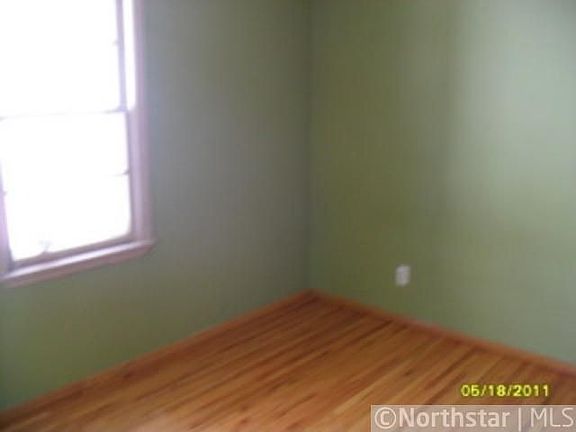 5th image of 3104 36th Ave S