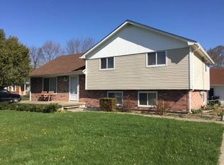 2083 Orpington Dr, Troy, MI 48083