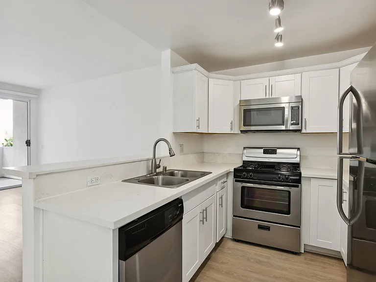 1 Bedroom 1 Bathroom