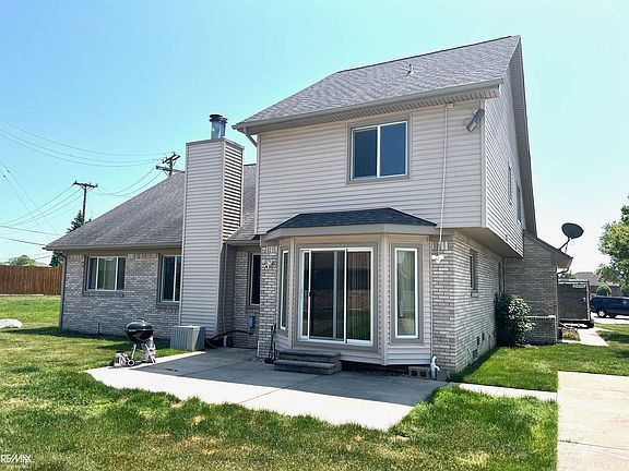 2nd image of 34507 Kingsway Ct