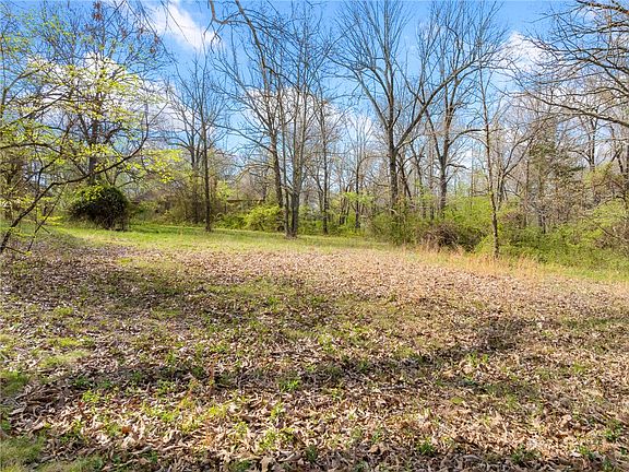 4th image of 4 Meriwether Pond