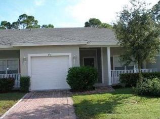 652 NE Bent Paddle Ln, Port Saint Lucie, FL 34983